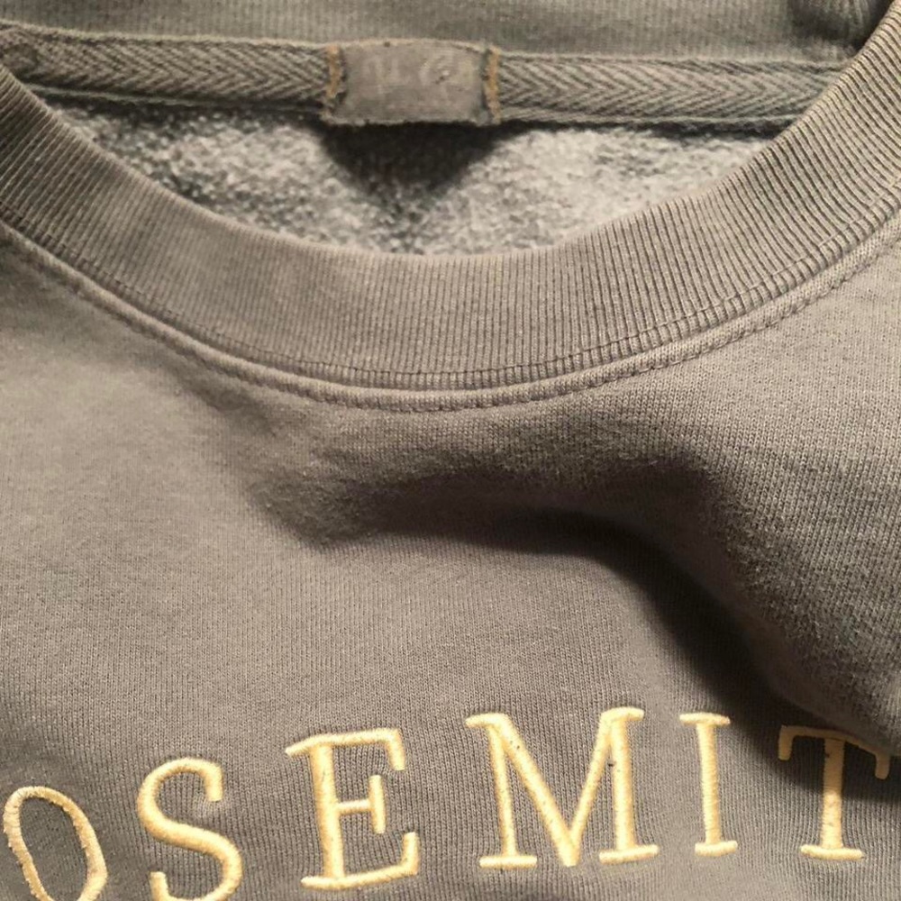 Brandy Melville Yosemite Sierra Nevada Sweatshirt - Picture 4 of 6